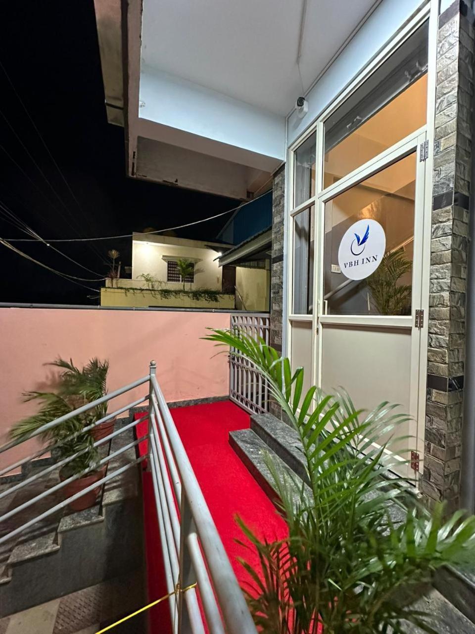 Vbh Inn- Affordable And Budget Friendly Jigani Buitenkant foto